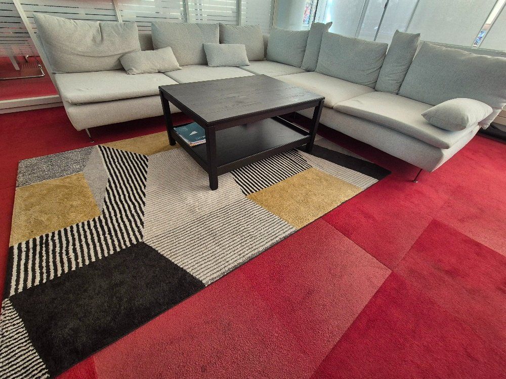 Tische: Schwarzer Loungetisch 100x75x48cm – Gebraucht aus Feusisberg von Whitefir 2