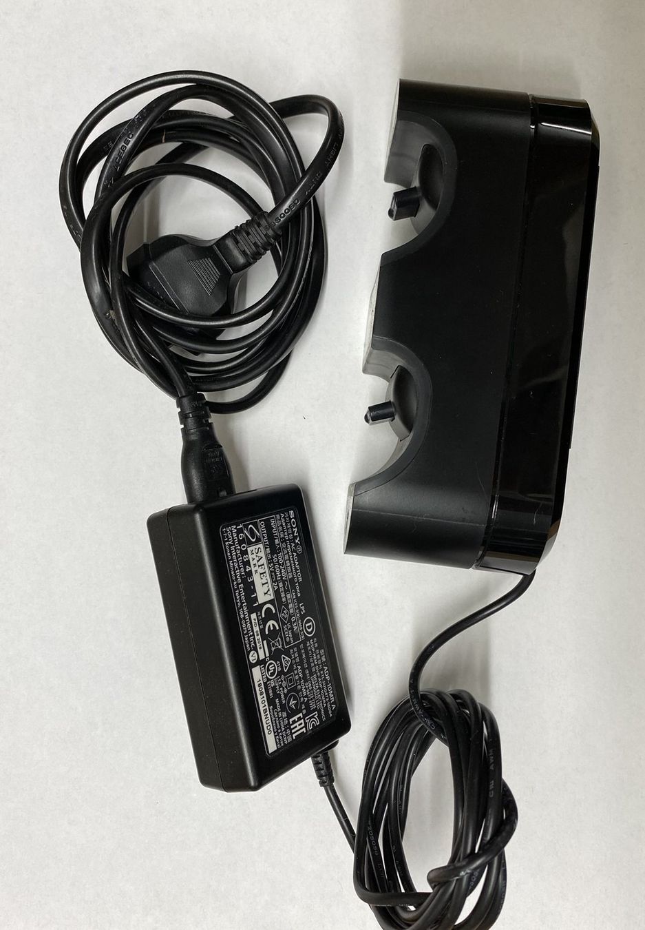 Sony Console: Playstation 4 Dual Controller Ladestation – Usato da Boniswil venduto da NetworkNavigator 1
