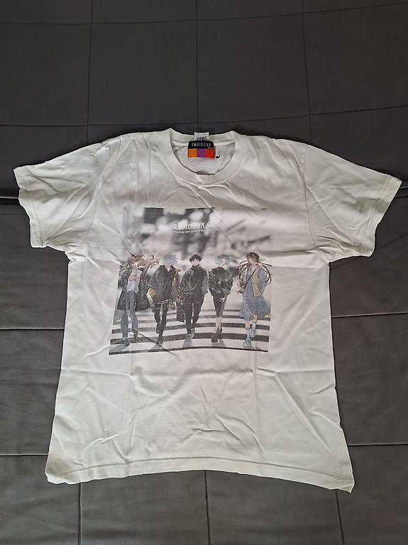 T-shirt: Radio Eva Graphic T-Shirt – Usato da Kriens venduto da Jeremyt05