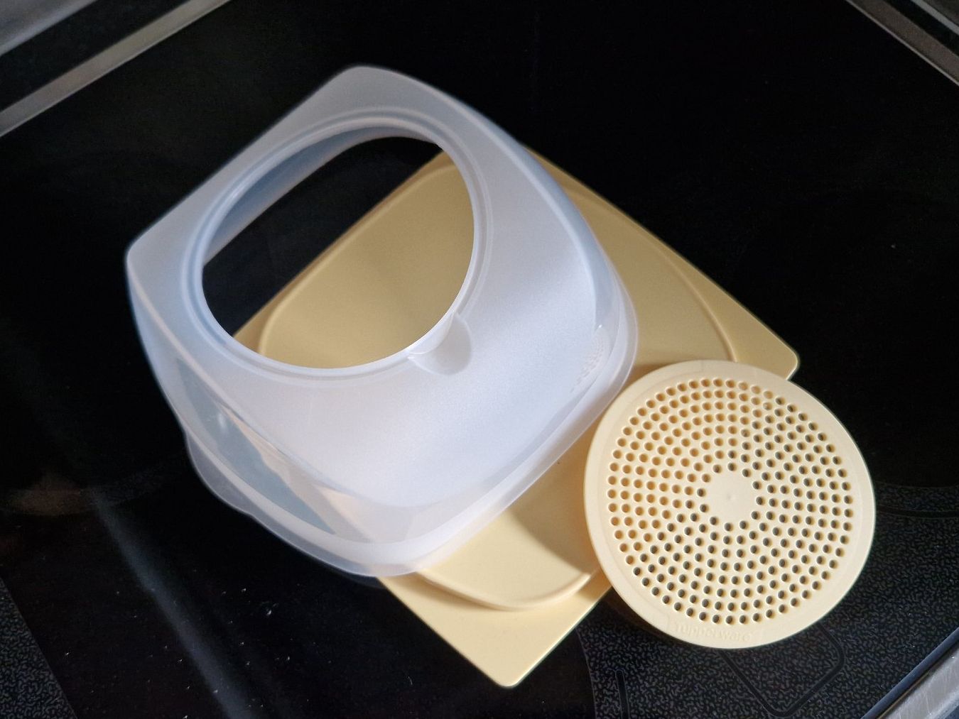 Tupperware Behälter & Ähnliches: Tupperware Käseaufbewahrung – Gebraucht aus Gstaad von ise_79sf 1