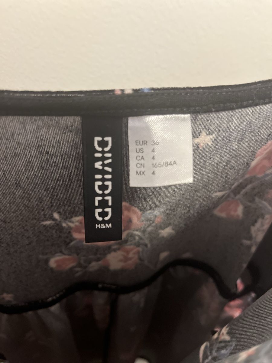 H&M Jumpsuits: Jumpsuit in Velvet Optic Gr. 36 – D'occasion à Flawil par Maus21 2