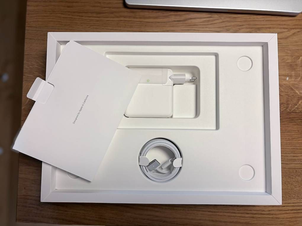 Notebook: Apple 14" MacBook Pro  Silber, M4, 32GB, 1TB SSD – Usato da Bern venduto da Kmm 3