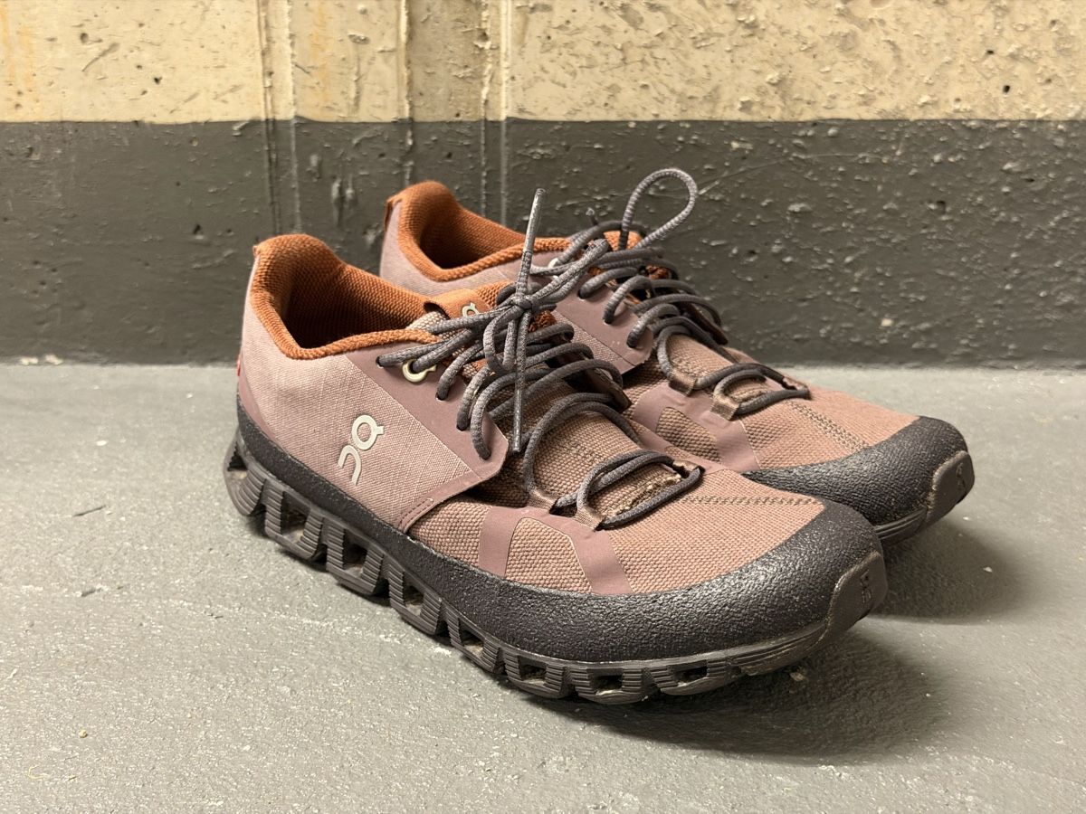On Scarpe da donna: On Cloud Dip Sneaker Damen Grösse 39 – Usato da Zürich venduto da z00mie