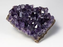 Amethyst Kristall Stufe 7cm, 64 Gramm