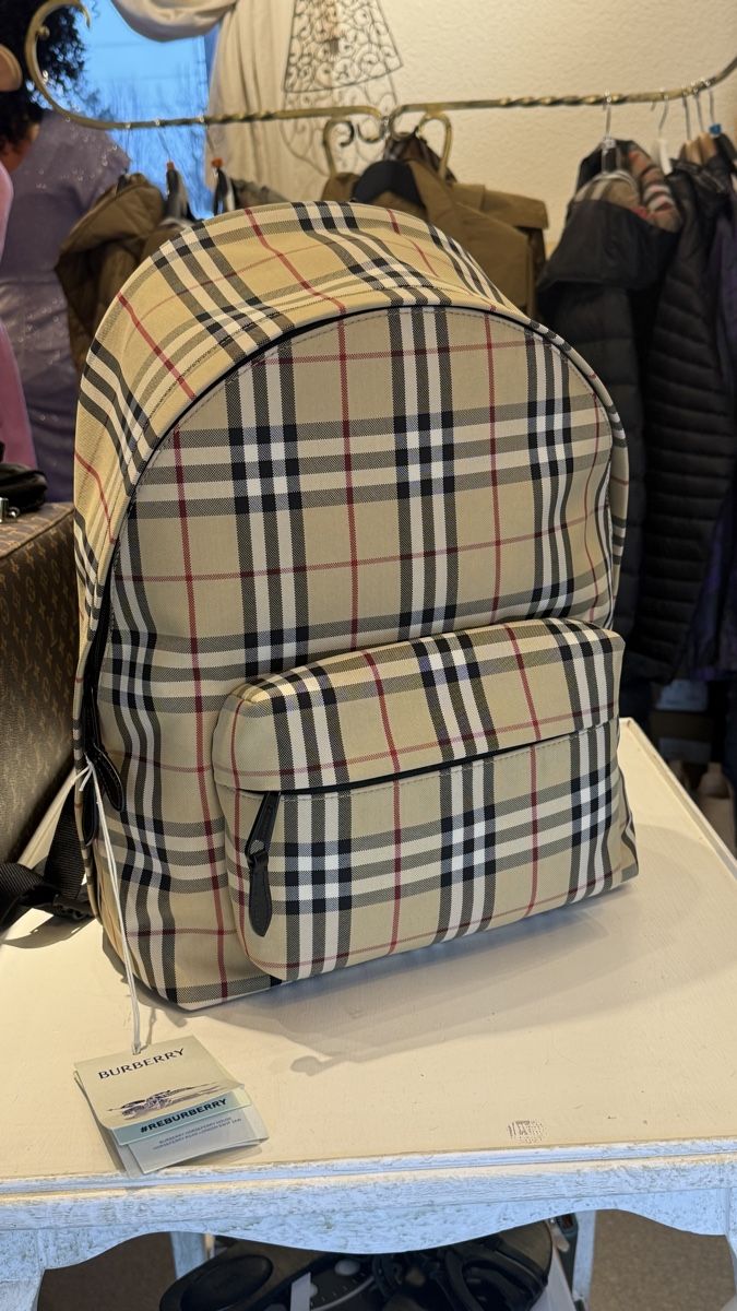 Burberry Rucksäcke: Burberry Rucksack, neu Zustand! Ein Schnäppchen. – Neu und originalverpackt aus Lachen SZ von HelvetiaLuxury 4