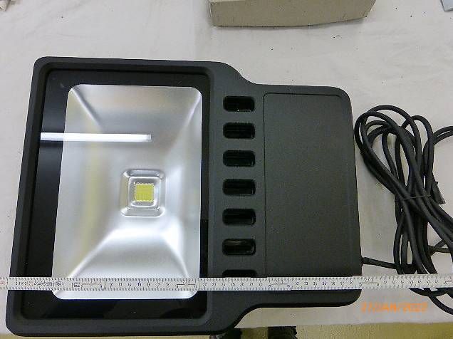 Lampade: Projecteur LED 100 Watts Boîtier Alu – Usato da vessy venduto da alainracine