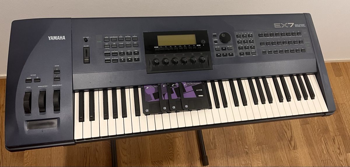 Yamaha Strumenti musicali: Synthesizer/ Workstation Yamaha EX7 – Usato da Biel/Bienne venduto da Rockit75