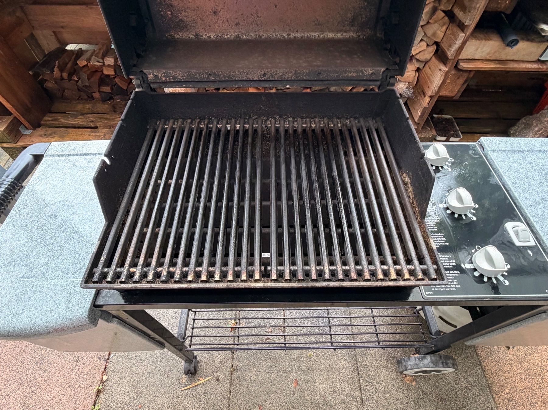 Weber Grills: Gril Weber Genesis Gold – Gebraucht aus Beinwil am See von rad_ycf7 1