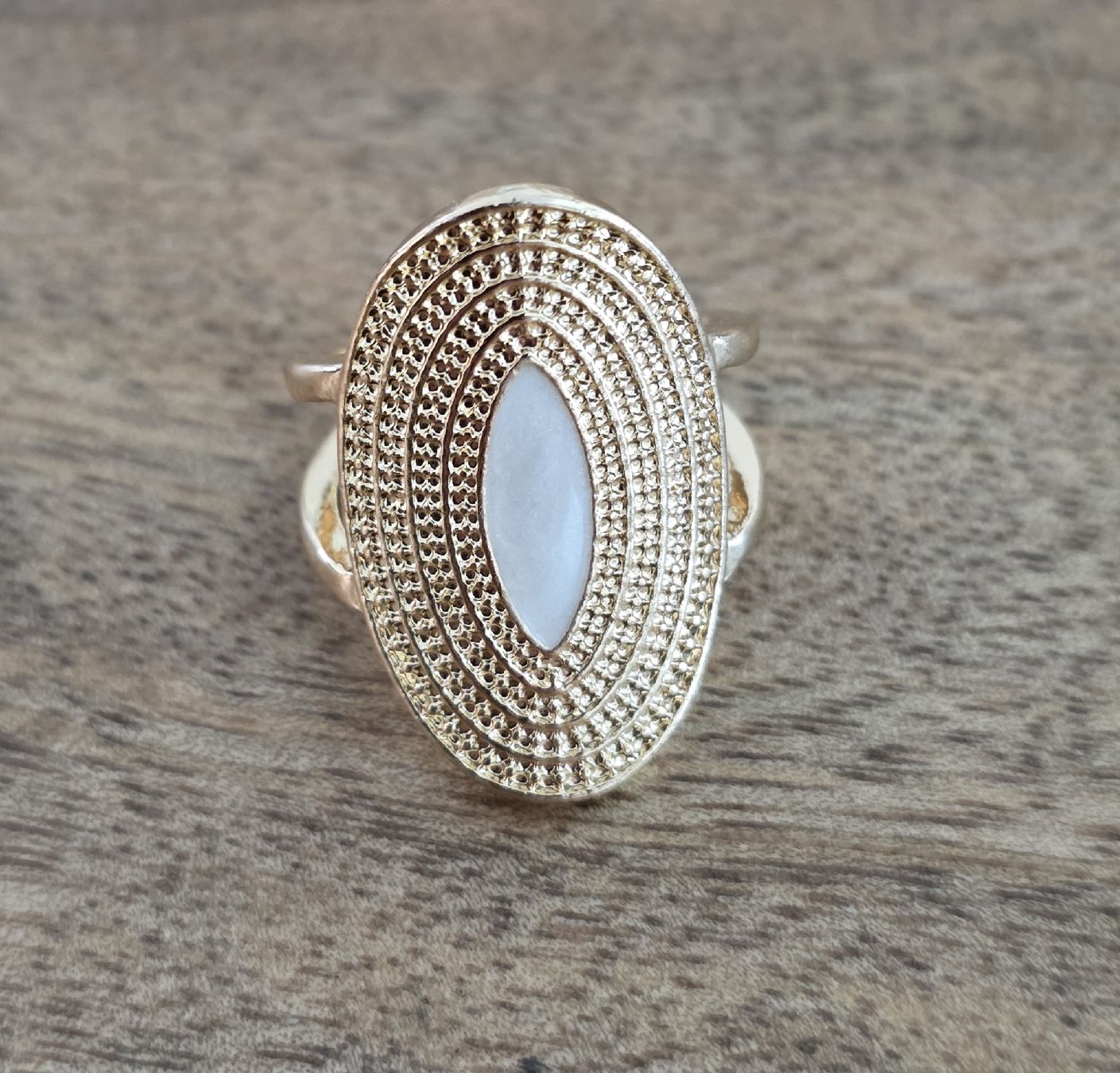 Ringe: Ring goldfarben  Grösse ca 54.7 / 17.41 – Neu (gemäss Beschreibung) aus Rheinsulz von Gilea