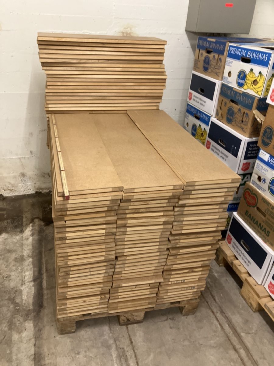 Articoli in legno: Regal Brett – Usato da Zürich venduto da Luxusgrufti