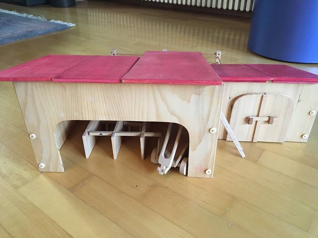 Spielzeuge: Holzstall – Gebraucht aus Zürich von Est-hi