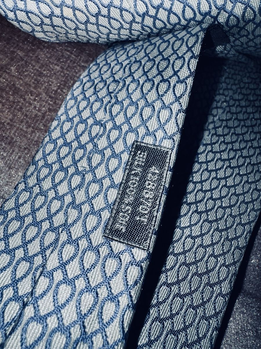 Hermès Cravates: Hermès - Cravate en soie – Neuf (Voir description) à Collonge-Bellerive par Nexa 1
