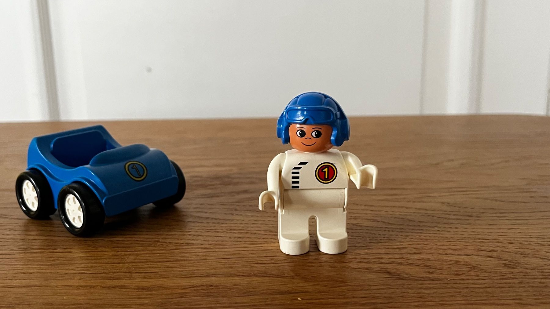 Lego Statuette: LEGO Duplo Rennfahrer Rennauto Auto – Usato da Ennetbaden venduto da teo_yg9s 4