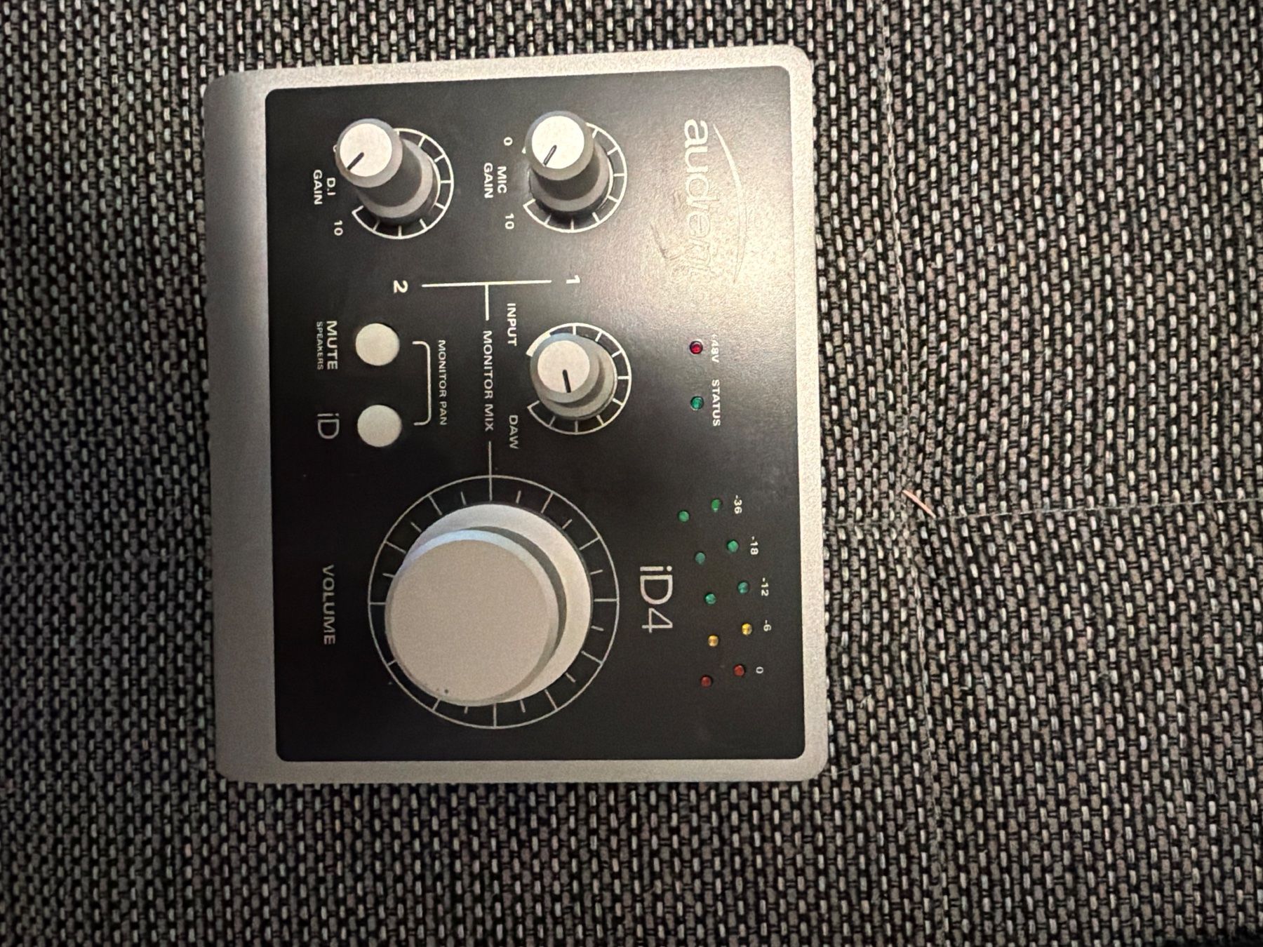 Musikinstrumente: Audient ID 4 Interface – Gebraucht aus Dietlikon von BadSquirrel5