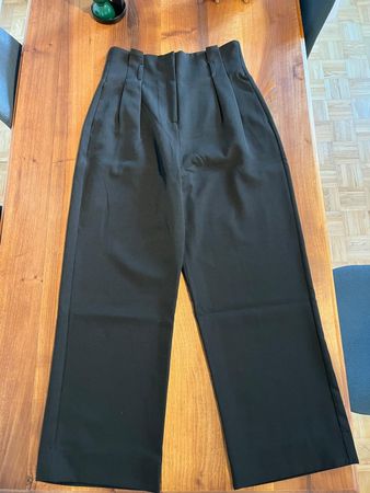 Vero Moda Bundfaltenhose schwarz, High Waist, Gr. 40