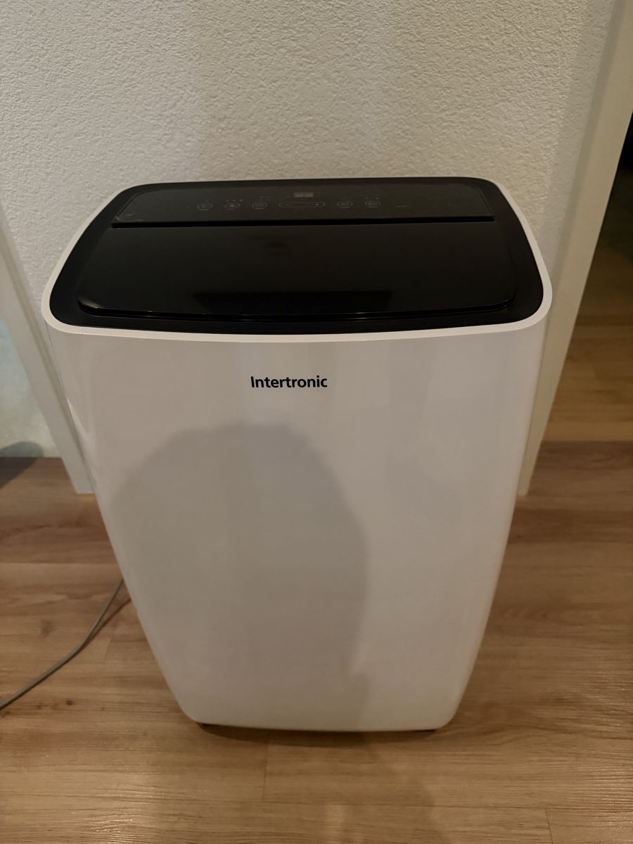 Climatiseurs: INTERTRONIC Klimagerät Mobile 9000 BTU/h – D'occasion à Henau par random111222333 1