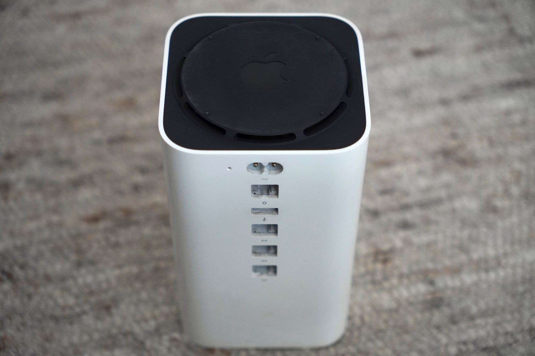 Apple Modem & Router: Apple Time Capsule 2TB OVP – Usato da Cham venduto da Stepanizator 3