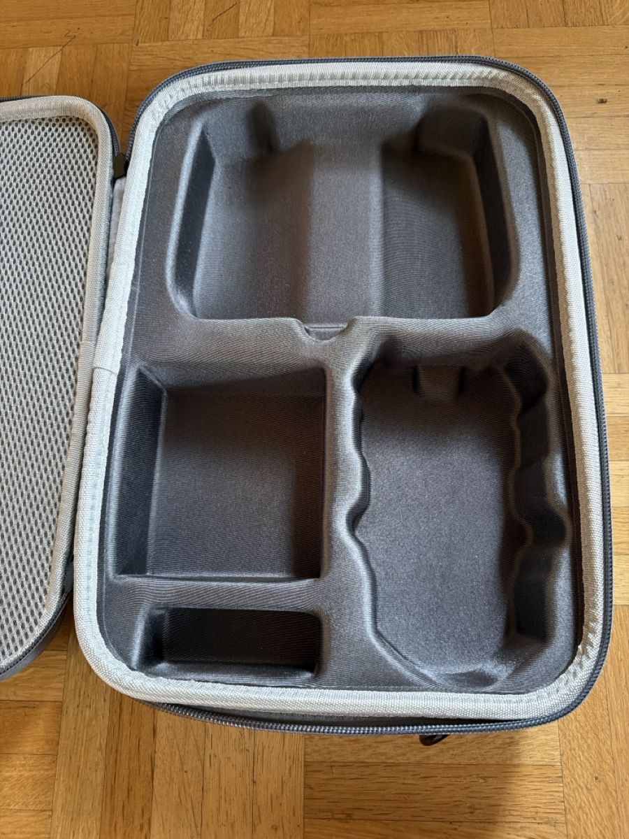DJI Modellismo RC: Dji Drohnen Tragetasche DJI Mini 3 pro – Usato da Wil SG venduto da bea_f87f 3