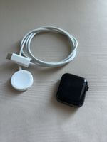 Apple Watch Series 5 40 mm GPS Schwarz + Original-Ladekabel