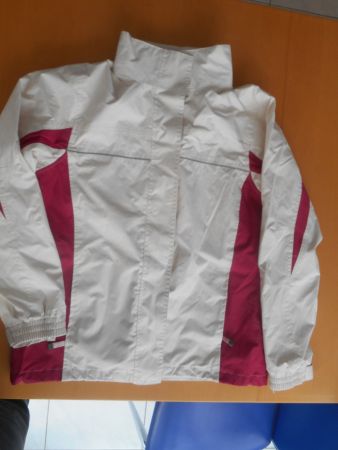 Jacke mit abnehmbarer Kapuze Gr. 36/38