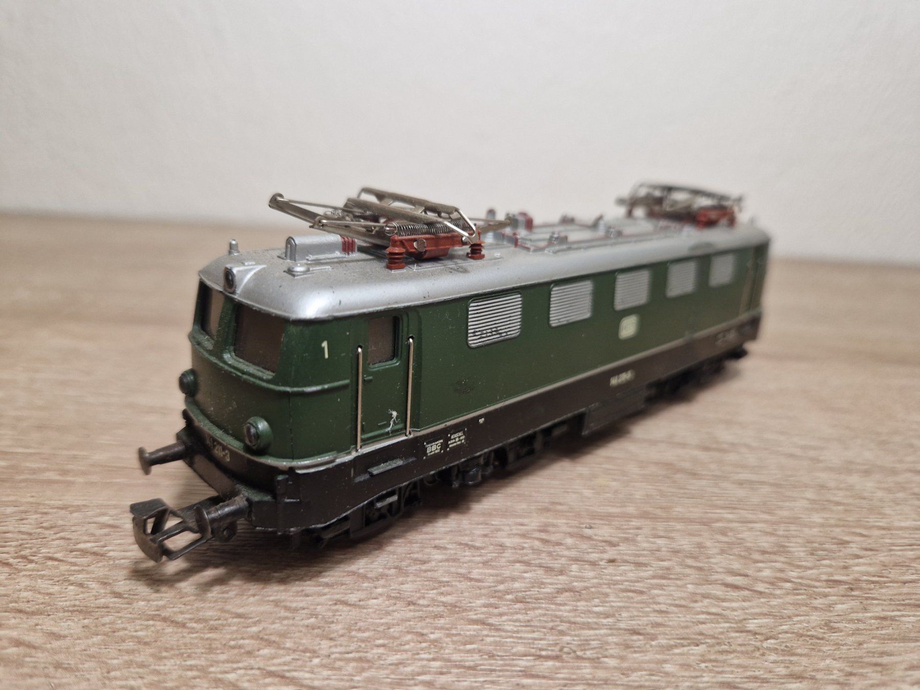 Märklin Modellini di ferrovie: Märklin E-Lok BR 141 DB H0 (P) – Usato da St-Aubin-Sauges venduto da Lo_Go 2