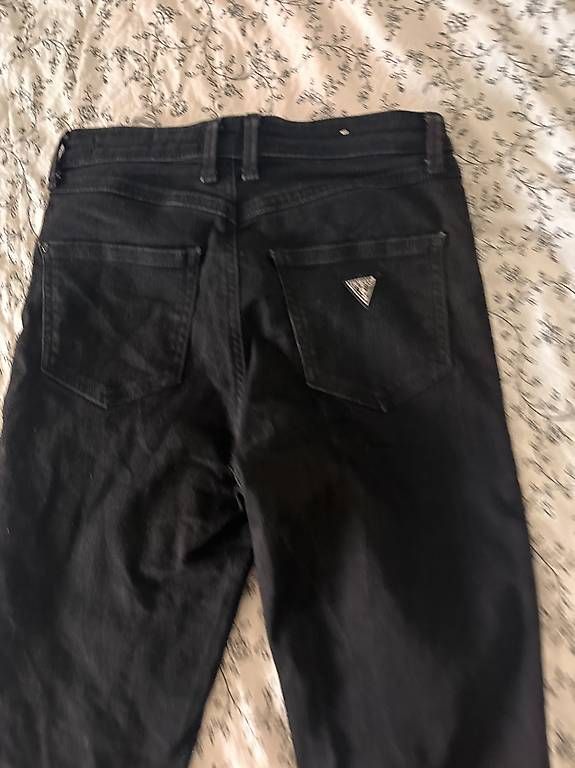 Jeans: Guess Jeans  – Usato da Neuenhof venduto da lpa_j6rr