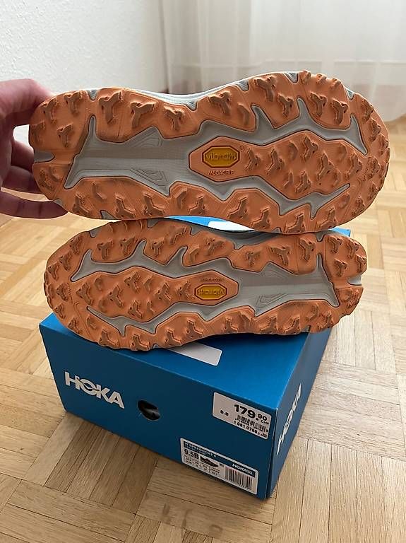 Hoka One One Scarpe da donna: Chaussures de trail Speedgoat 6 – Usato da Genève venduto da Cmlle 4