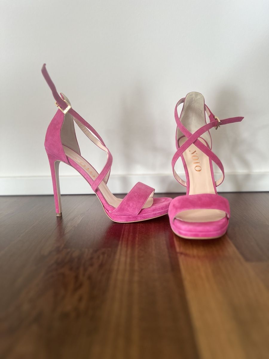 Scarpe da donna: Sandals on heels 37 size – Usato da Basel venduto da kar_5fvf 1