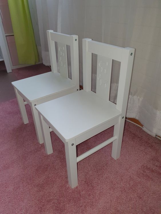 IKEA Kindertisch und zwei Stühle Kaufen auf Ricardo