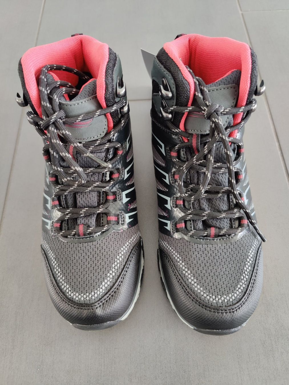 Lidl Scarpe per ragazze: Neue Crivit Wanderschuhe Gr. 34 Schwarz/Rosa – Nuovo e nell'imballaggio originale da Oberglatt ZH venduto da COiNCiDENT 1