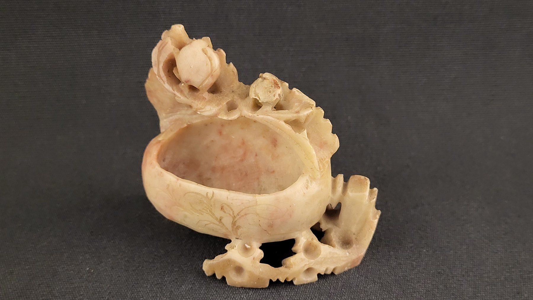 Figuren: Stein-Schnitzerei asiatisch – Gebraucht aus Basel von spinne02