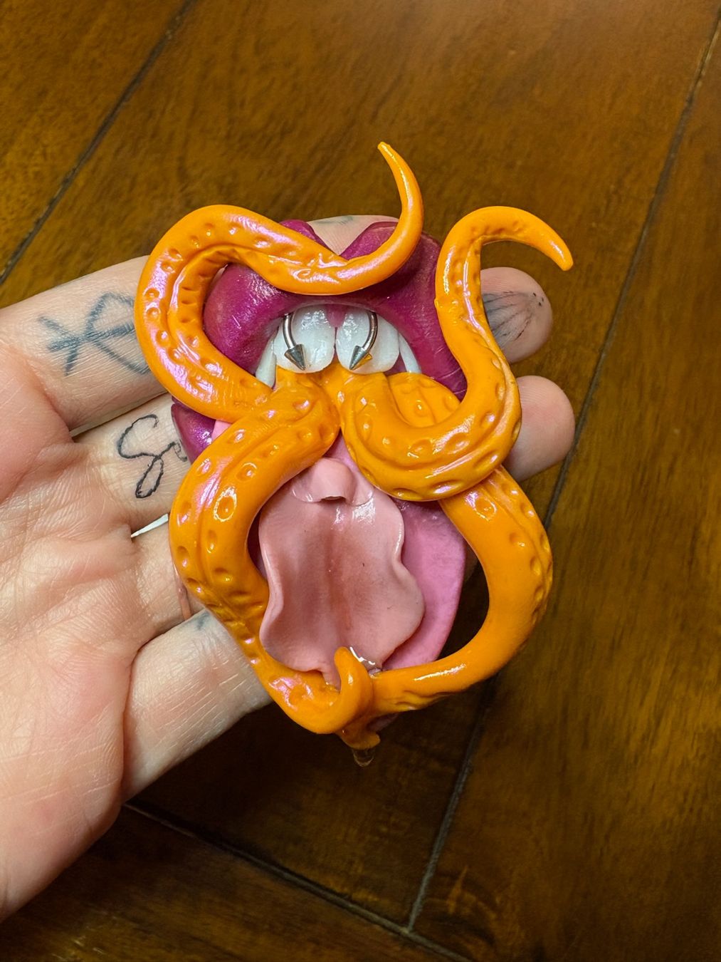 Statuette: Sofie’s World Pussy Eater Magnet – Nuovo (secondo la descrizione) da Erlinsbach SO venduto da sofieee