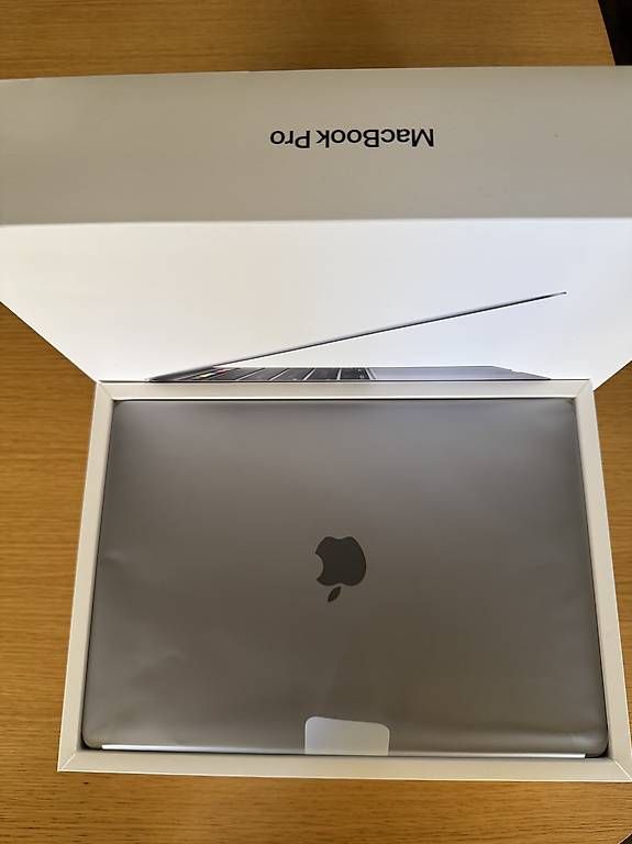 Notebooks: MacBook Pro 13 pouce 2020 – Gebraucht aus Epalinges von aernini