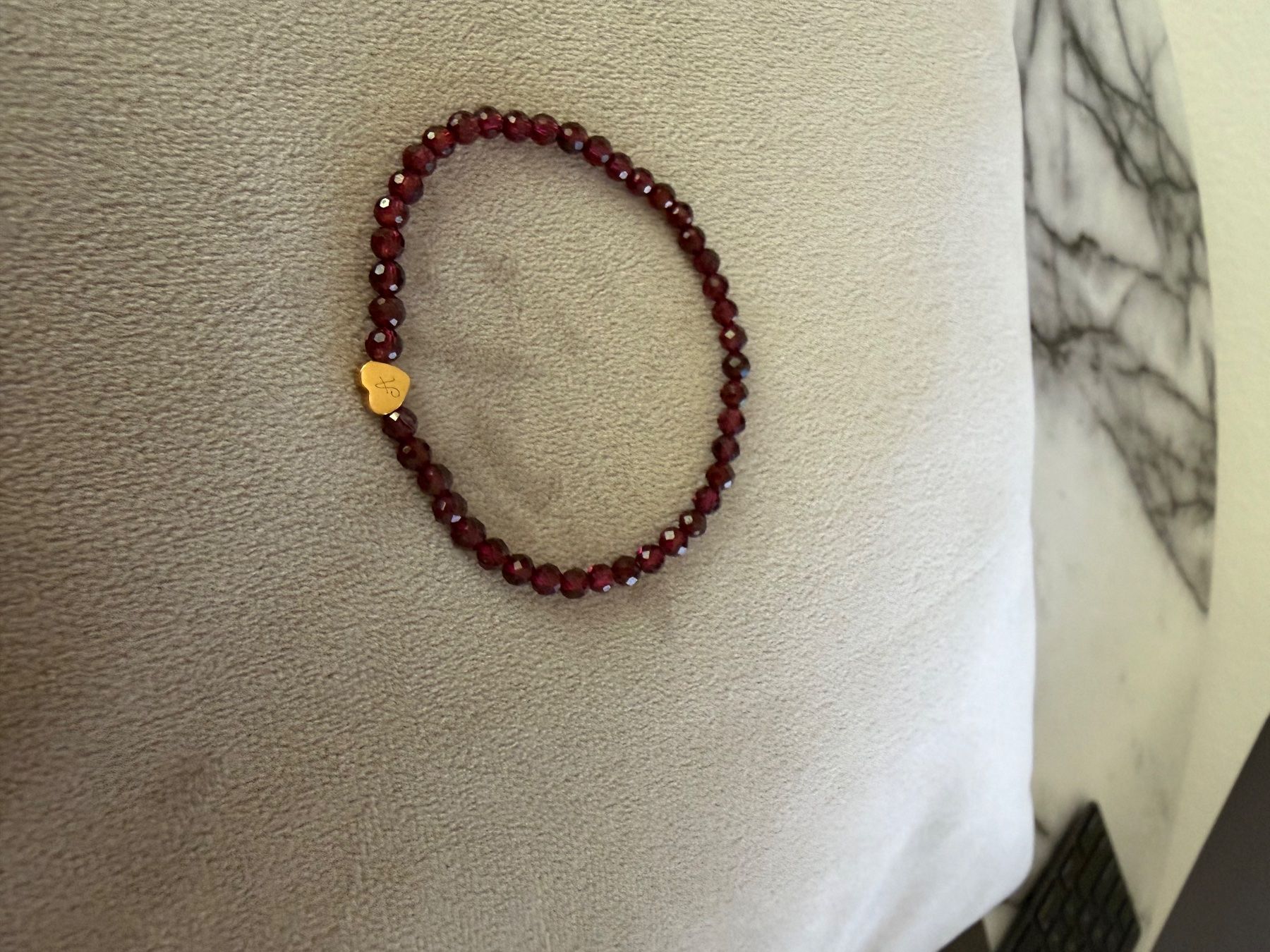 Armbänder & -reifen: Red garnet bracelet 4mm – Neu und originalverpackt aus Zürich von ghe_k58z