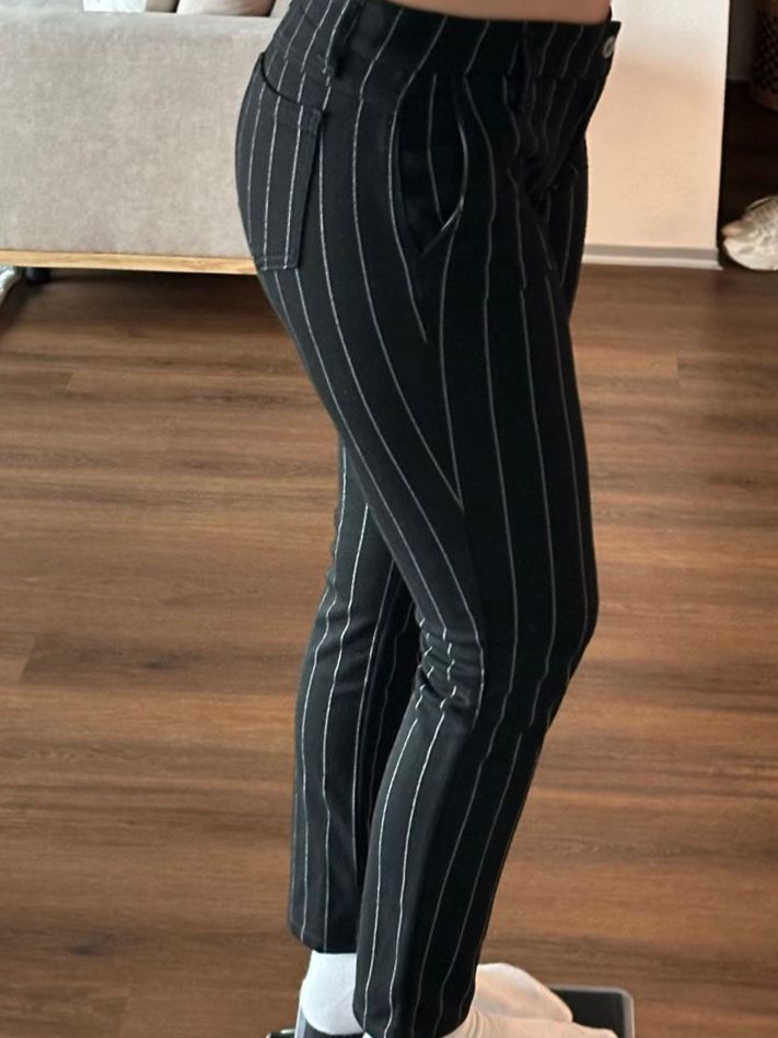 Please Jeans Hosen: Please Stoffhose mit Nadelstreifen - M – Gebraucht aus Arbon von lua_sl9k 1