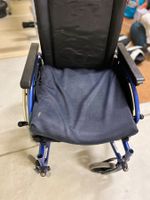 Leichter zusammenlegbarer Rollstuhl