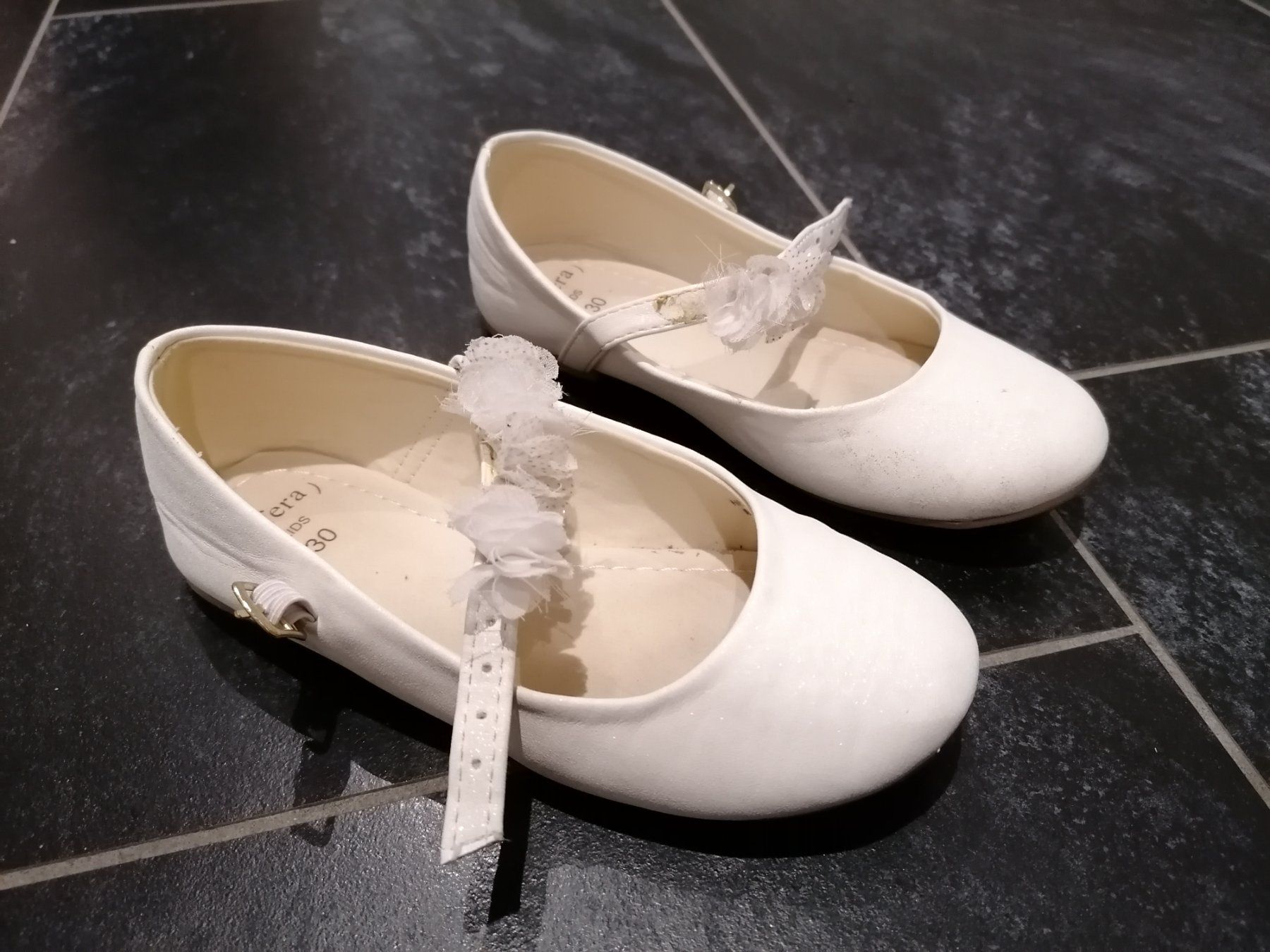 Scarpe per ragazze: Ballerinas Weiss Gr. 30 – Usato da Büttikon AG venduto da Amineah