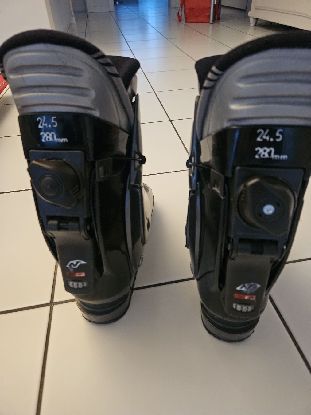 Nordica Damenschuhe: Skischuhe Nordica – Gebraucht aus Ostermundigen von Msmash 1