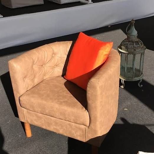 Poltrone: Poltrona Capitoné (CHF 40 l'una) – Usato da Ligornetto venduto da Made_with_love_robby