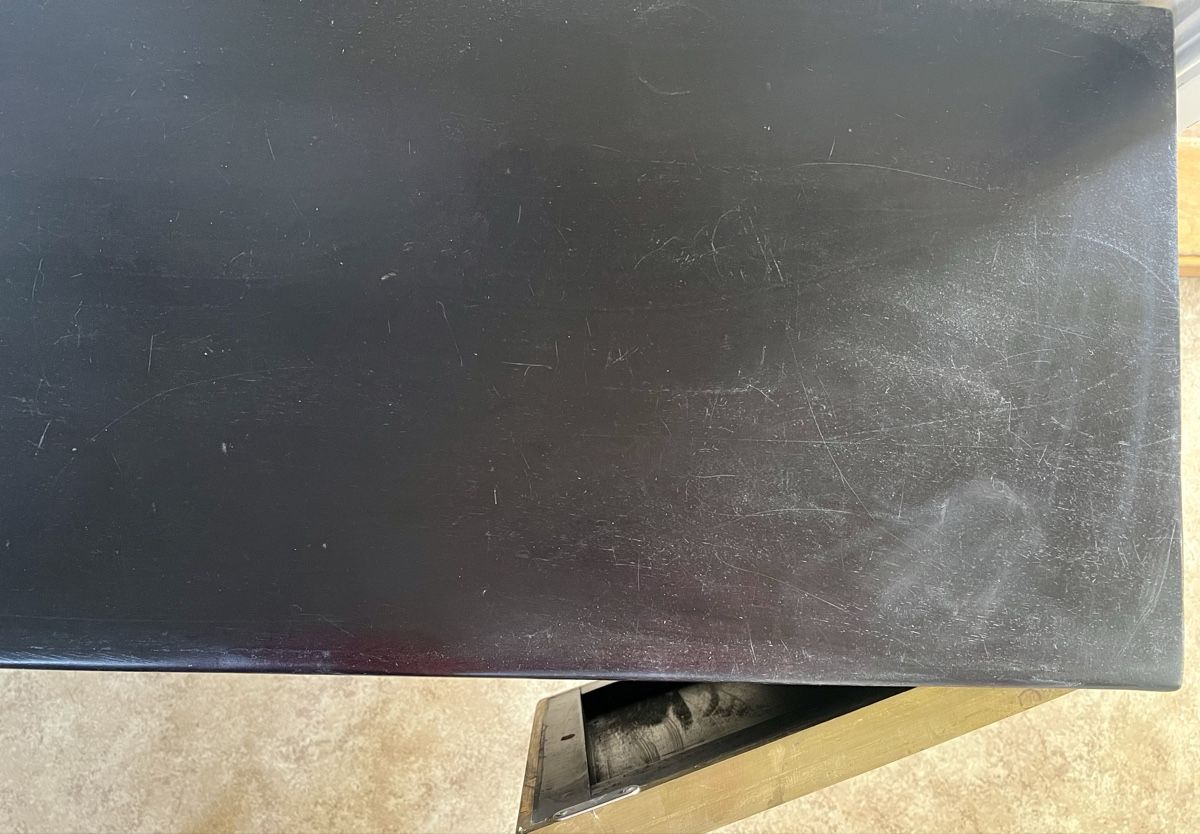 Commodes: Sideboard schwarz mit Messing-Applikationen – D'occasion à Dielsdorf par luri-an 4