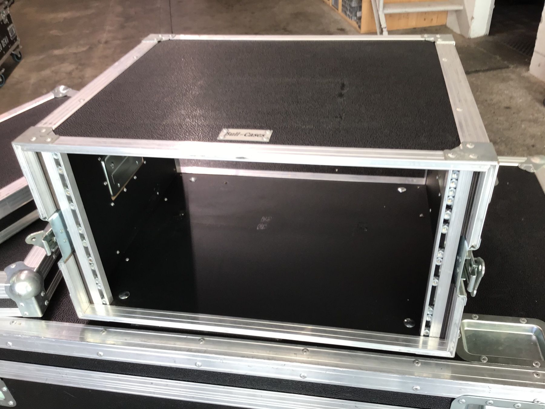 Autres accessoires: Flightcase 19 Zoll 6HE – D'occasion à Leuggern par stagem 1