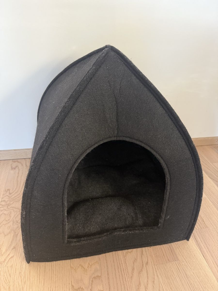 Cucce & Letti: Hunde- oder Katzenhütte, 45x45 cm, schwarz – Usato da Hausen am Albis venduto da ada_q59v