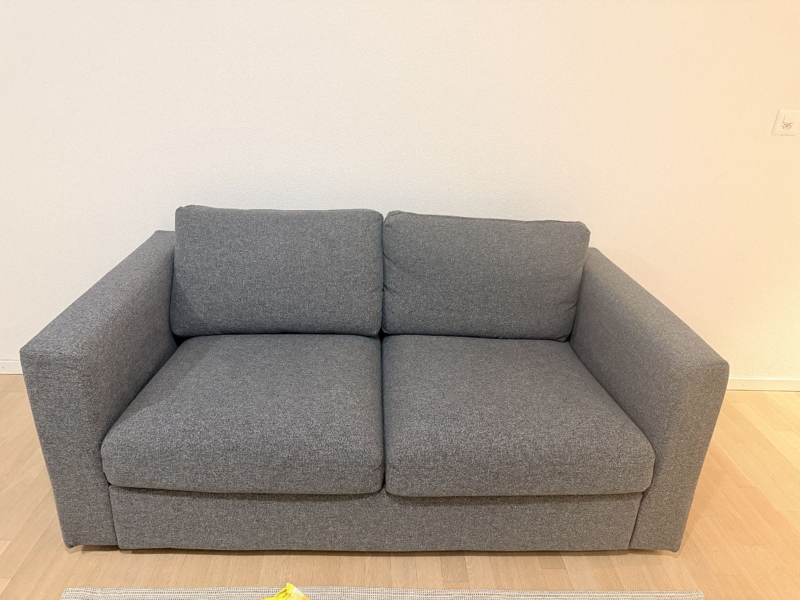 Ikea Divani: IKEA VIMLE 2-Seater Sofa, Grey – Usato da Lausanne venduto da jckim