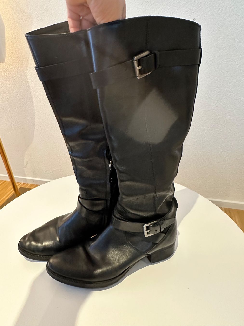 Geox Scarpe da donna: Geox black leather boots, size 37 – Usato da Neuchâtel venduto da agn_jc66 1