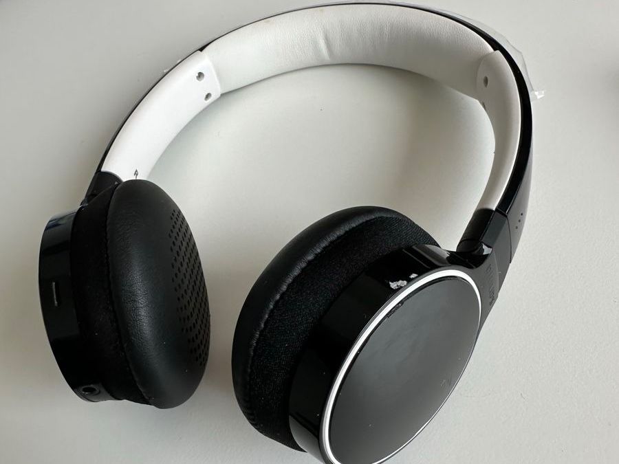 Philips Kopfhörer: Philips SHB9100 Headphone schwarz/weiss – Neu (gemäss Beschreibung) aus Schaffhausen von Guckyy