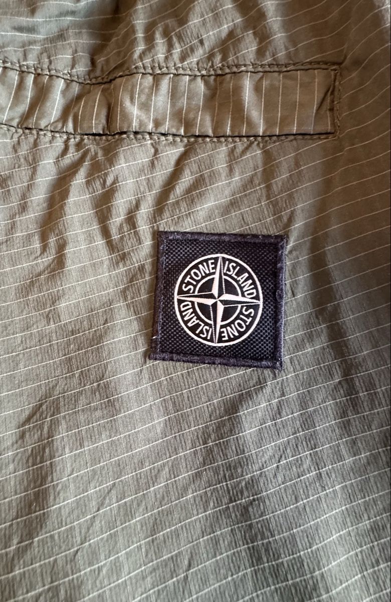 Stone Island Pantalons: Stone Island Short vert, taille L – D'occasion à Colombier NE par the_yq7x 3