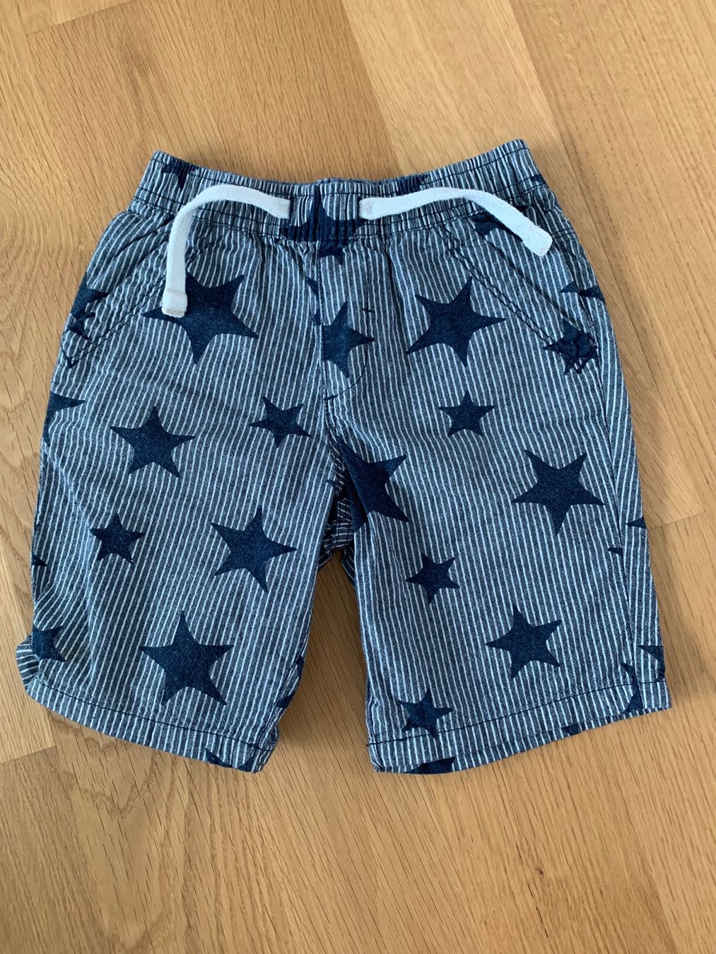 Next Pantaloni: Shorts Gr. 116 next – Usato da Dinhard venduto da PS83
