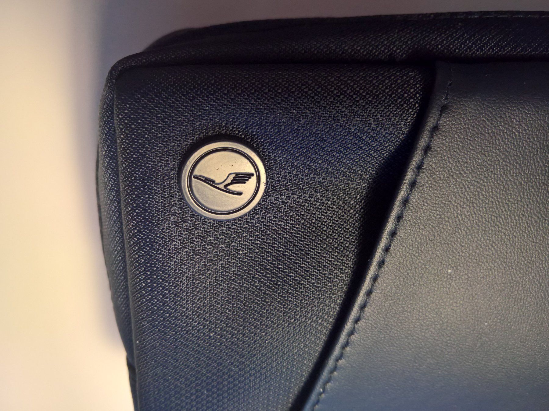 Custodie per cosmetici: Lufthansa amenity kit, Business class, Mai 2026 – Usato da Horgen venduto da Gstufe