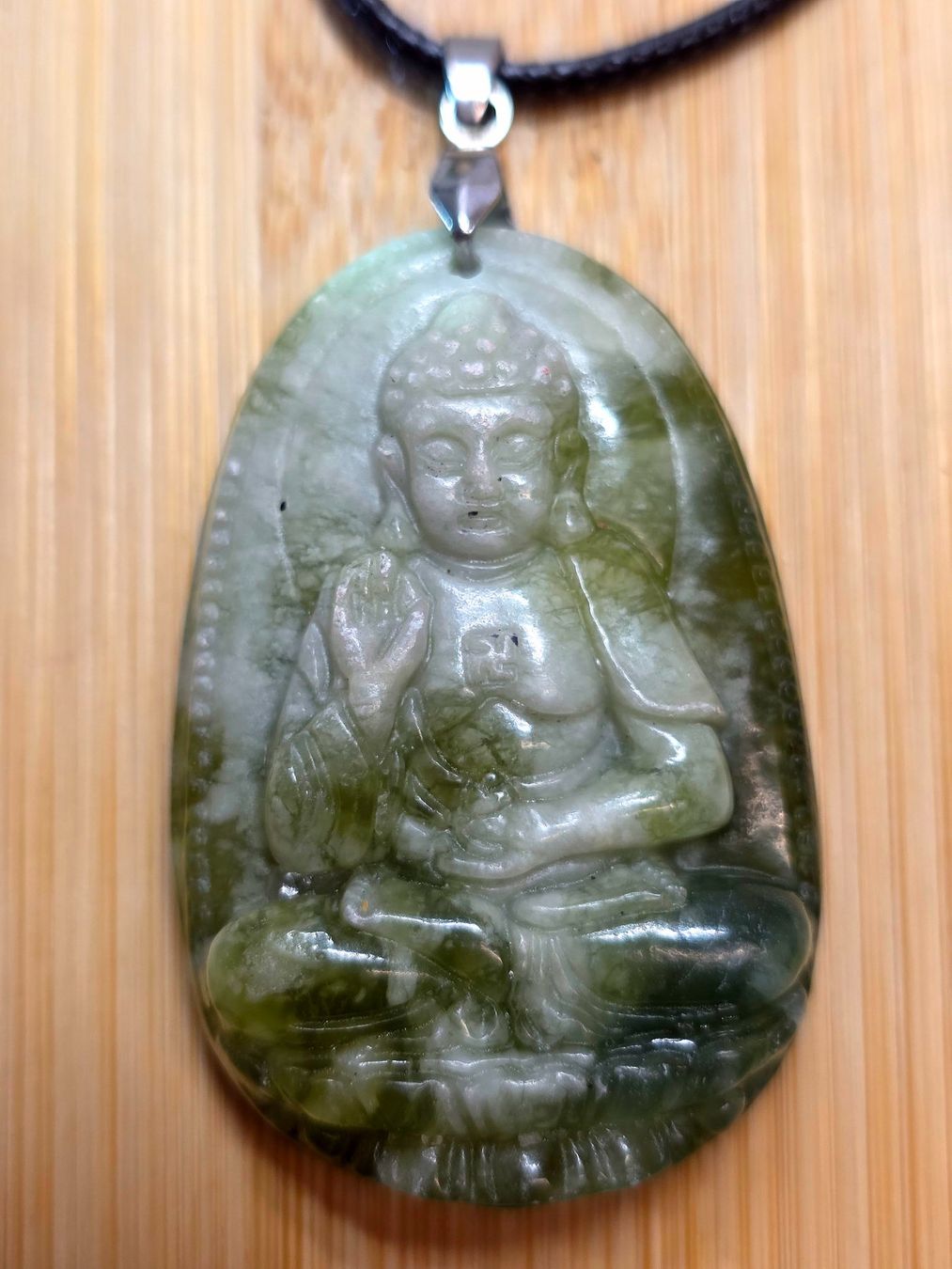 Minerali & Pietre curative: Grüne Jade Buddha Anhänger mit Kette B – Nuovo e nell'imballaggio originale da Matzingen venduto da Shay_Crystalz 1