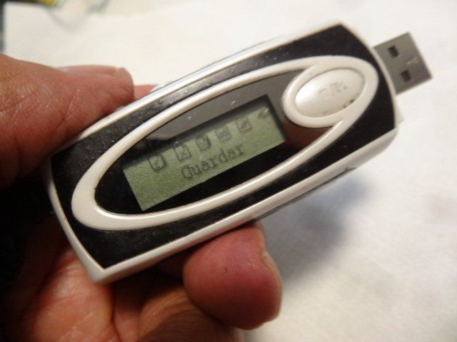 Tragbarer Mediaplayer: MP3 PLAYER MIT KOPFHÖRER--LÄÜFT – Gebraucht aus zürich von ahmad01 6
